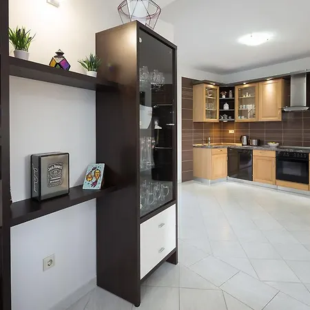 Mery Villa *