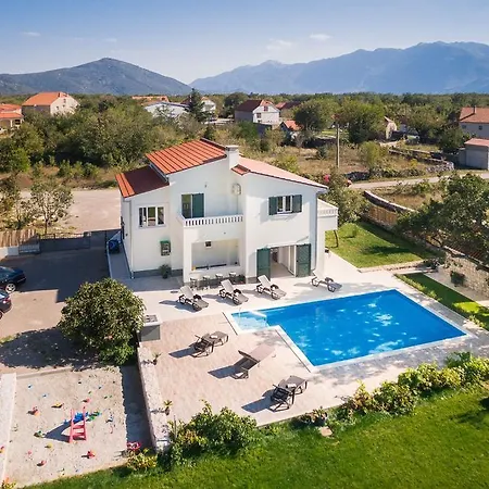 Mery Villa Sestanovac